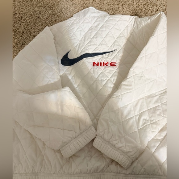 Rare White Vintage Nike Women’s Puffer Jacket Size Small